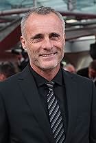 Foto de Timothy V. Murphy pareja de Caitlin Manley